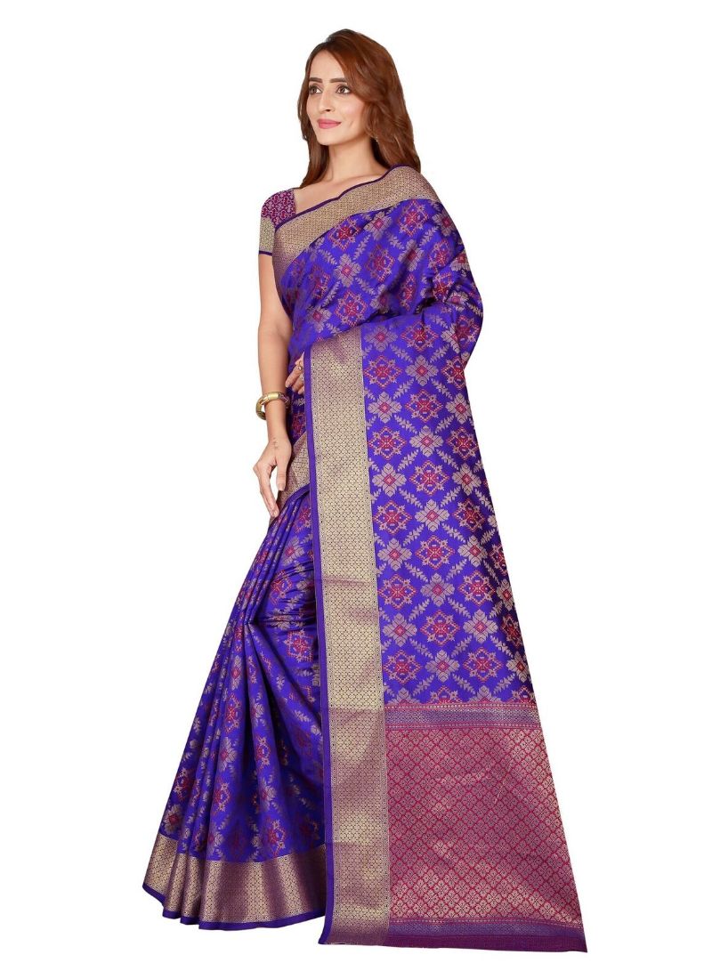 Elegant ivory Kanjivaram silk saree with blouse for women, showcasing traditional Indian craftsmanship, from Ivory Cassiopeia.