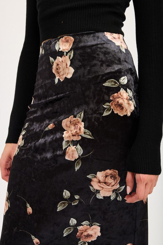 Automotive Jade Icarus high waist maxi pencil skirt in black fabric, close-up of the fitted style and smooth texture.