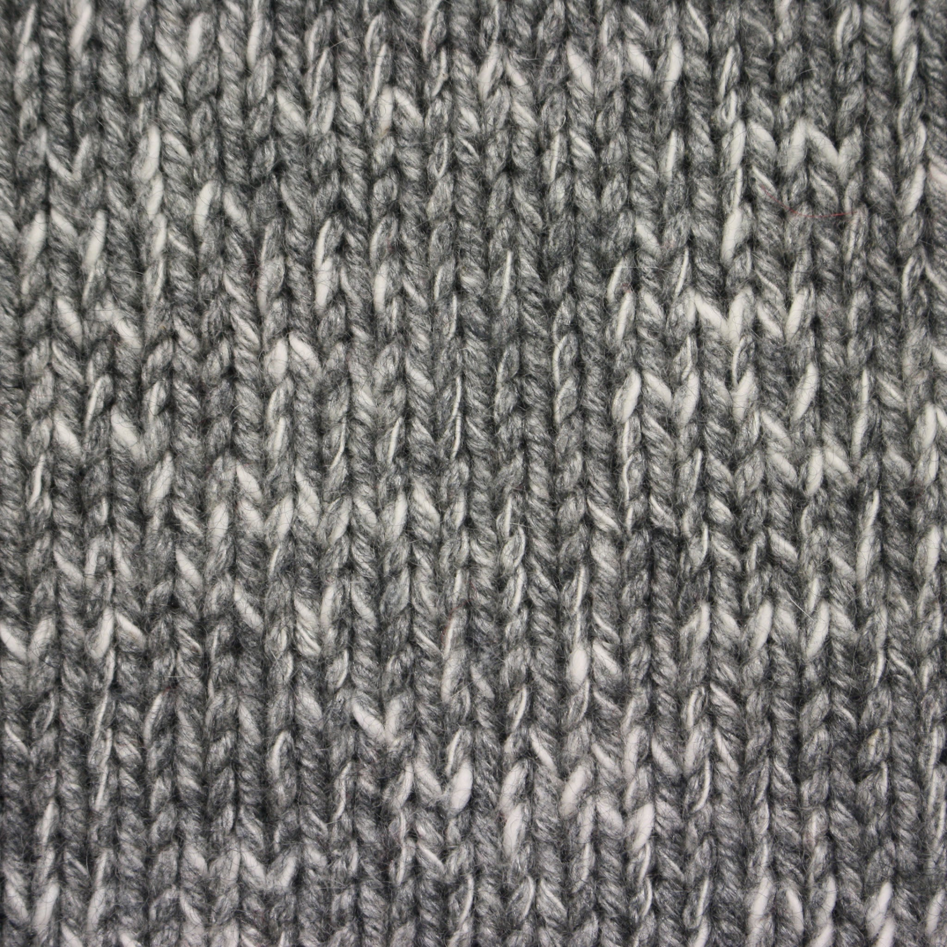 Start2Finish Melange Cashmere V-Neck Sweater in grey and white Jersey stitch, soft and cozy for stylish comfort.
