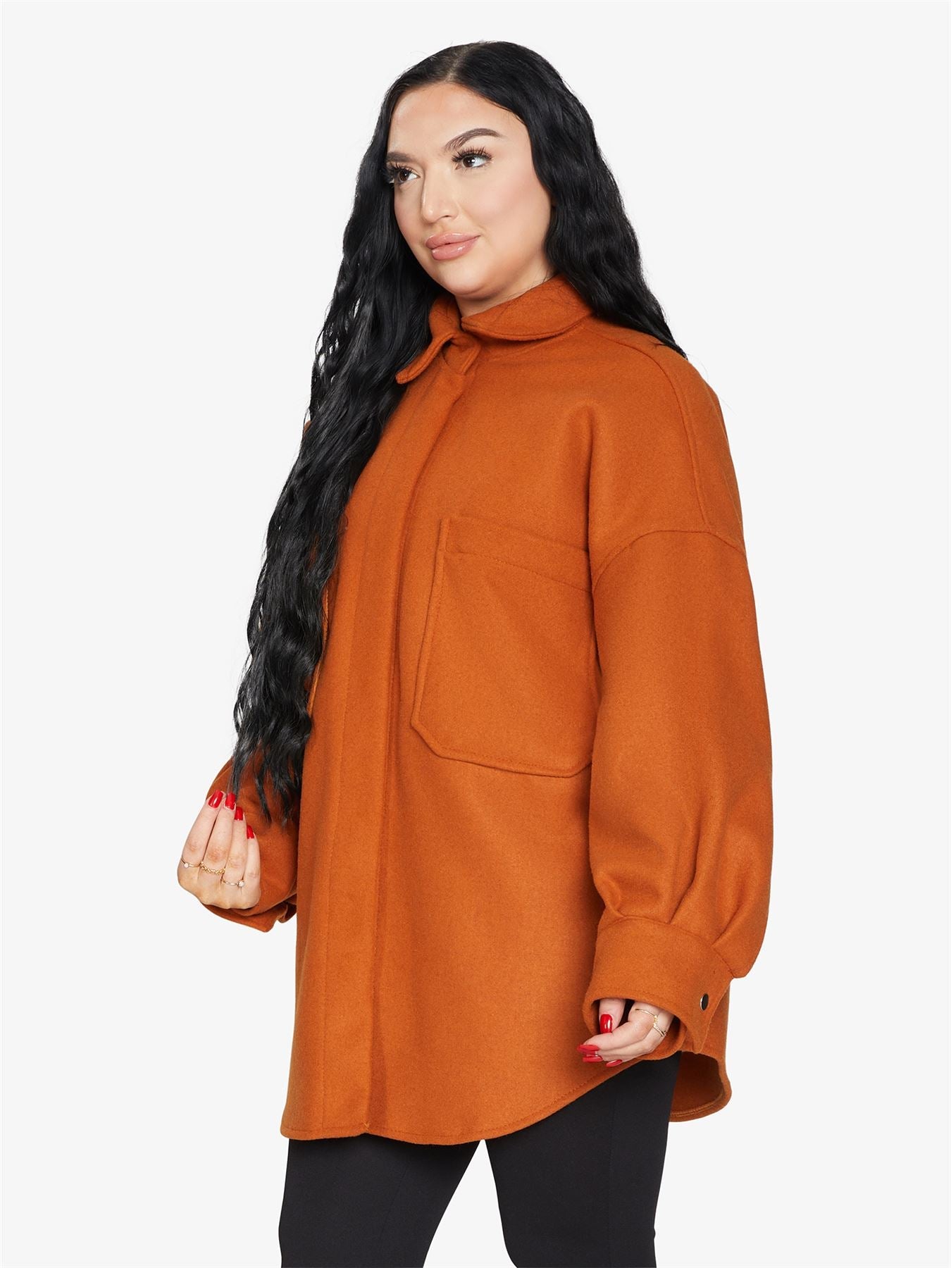 Oversized patch pocket shacket from Rose Eleusis, a stylish jacket with large pockets and relaxed fit, perfect for casual wear.