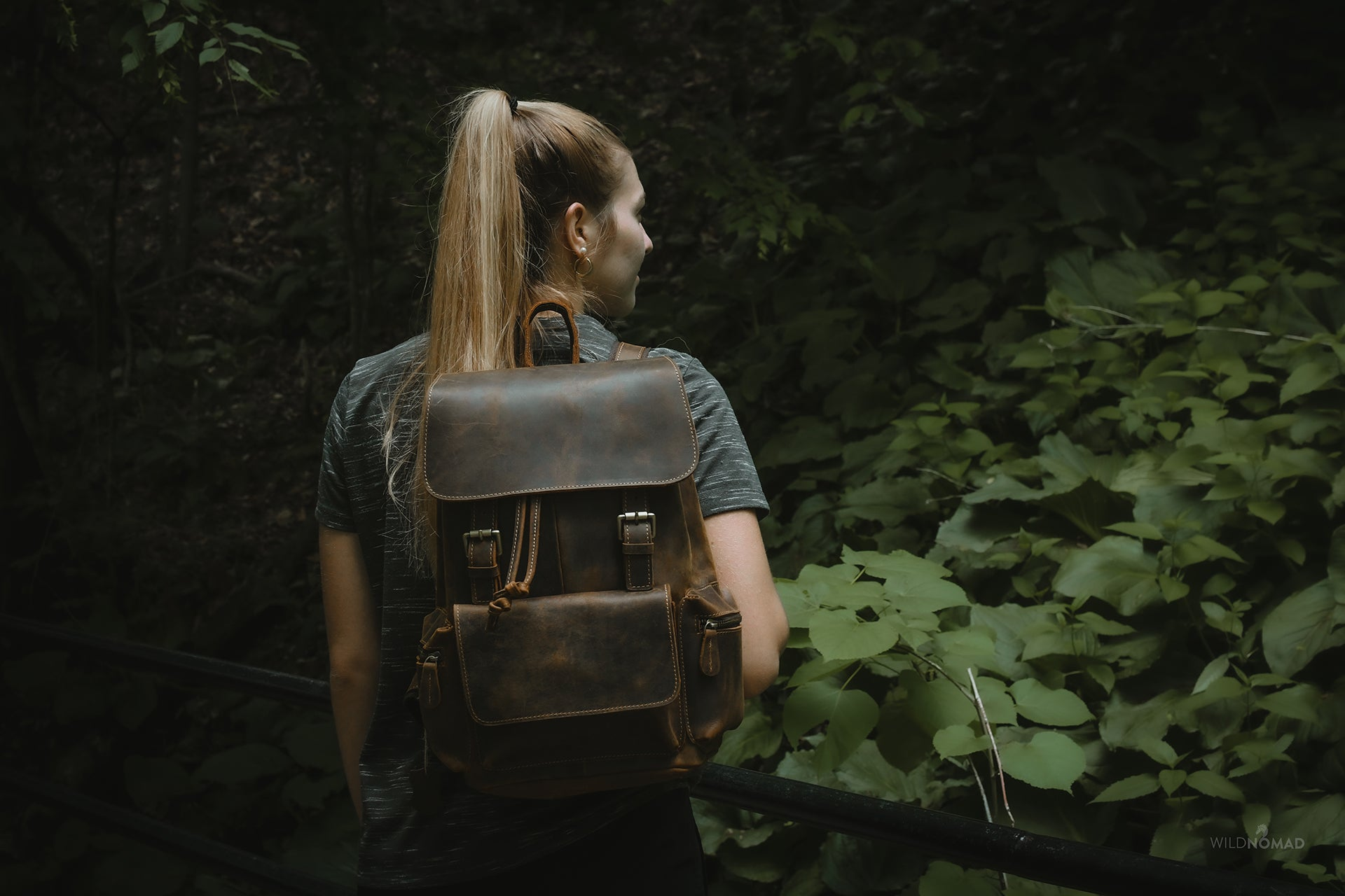Start2Finish Hagen vintage leather backpack, stylish accessory with adjustable straps and multiple compartments, in brown leather.