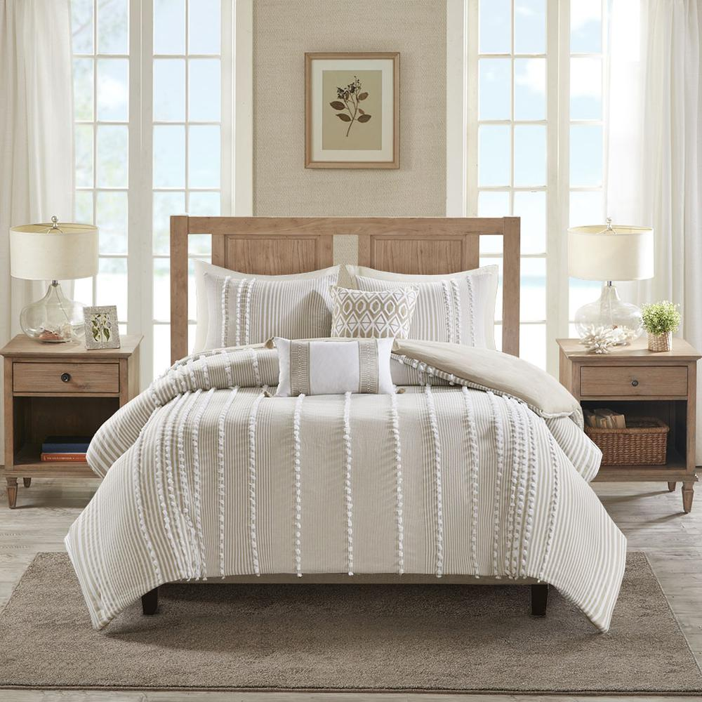 Cotton yarn dyed comforter set with three bedding pieces, featuring soft, colorful fabric in a cozy bedding arrangement.