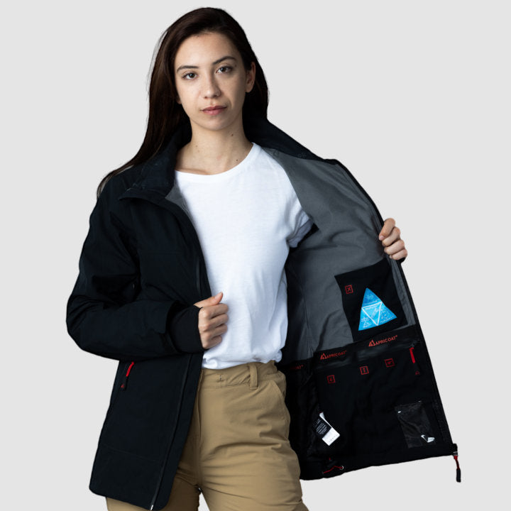 Women’s black Adventure 2.0 activewear from Rose Hemera, featuring a fitted athletic top with breathable fabric.
