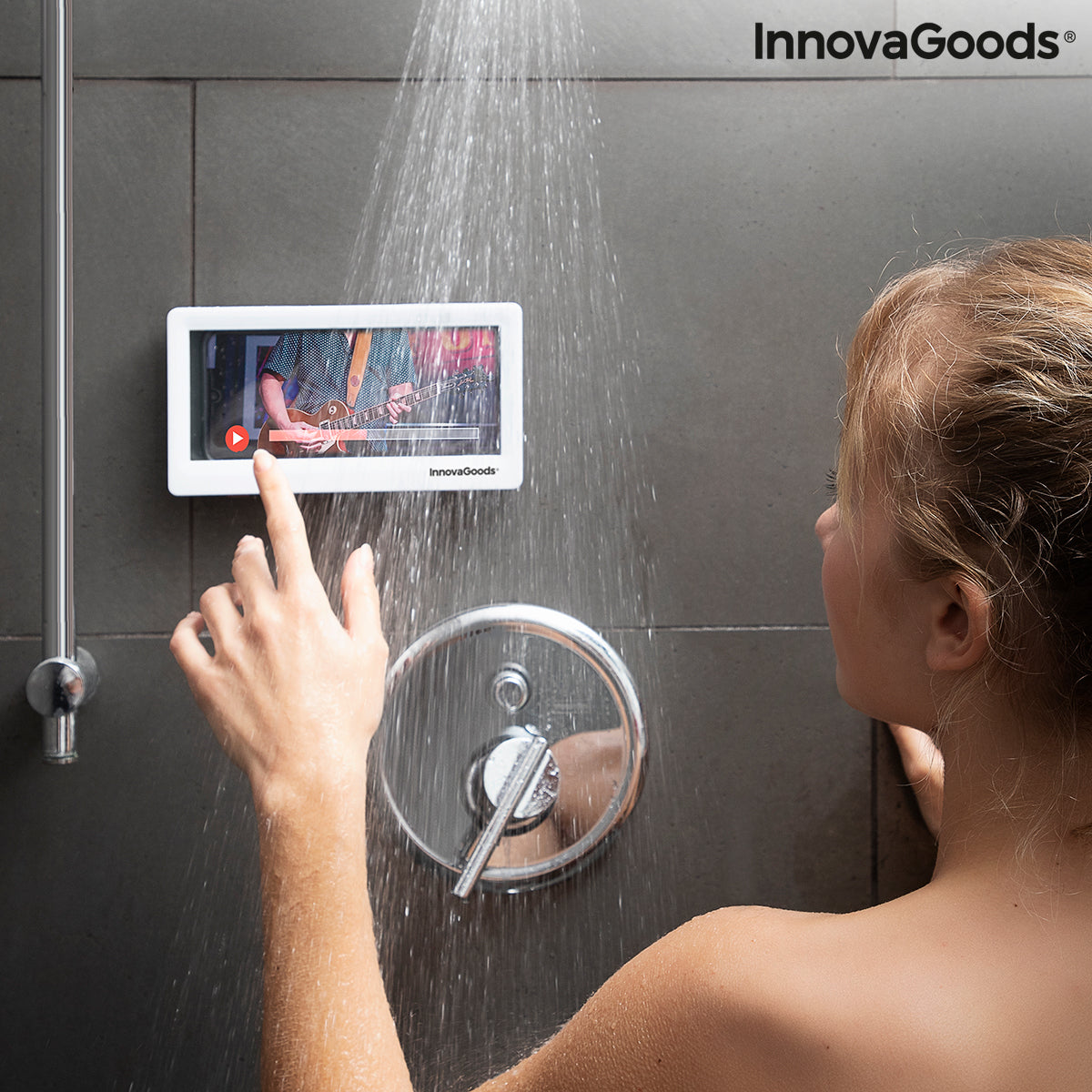 Cashower InnovaGoods mobile cover in black, designed for consumer electronics, with a sleek protective case for smartphones.