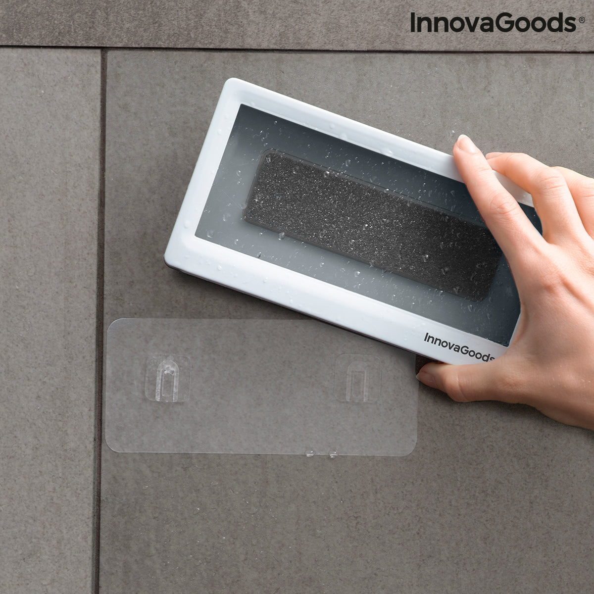 Cashower InnovaGoods mobile cover in black with textured surface, designed for consumer electronics by Bigbuy.