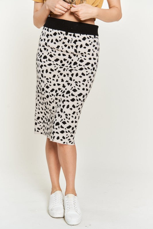 Jade Icarus animal print sweater skirt for women, featuring a stylish animal pattern and comfortable fit.