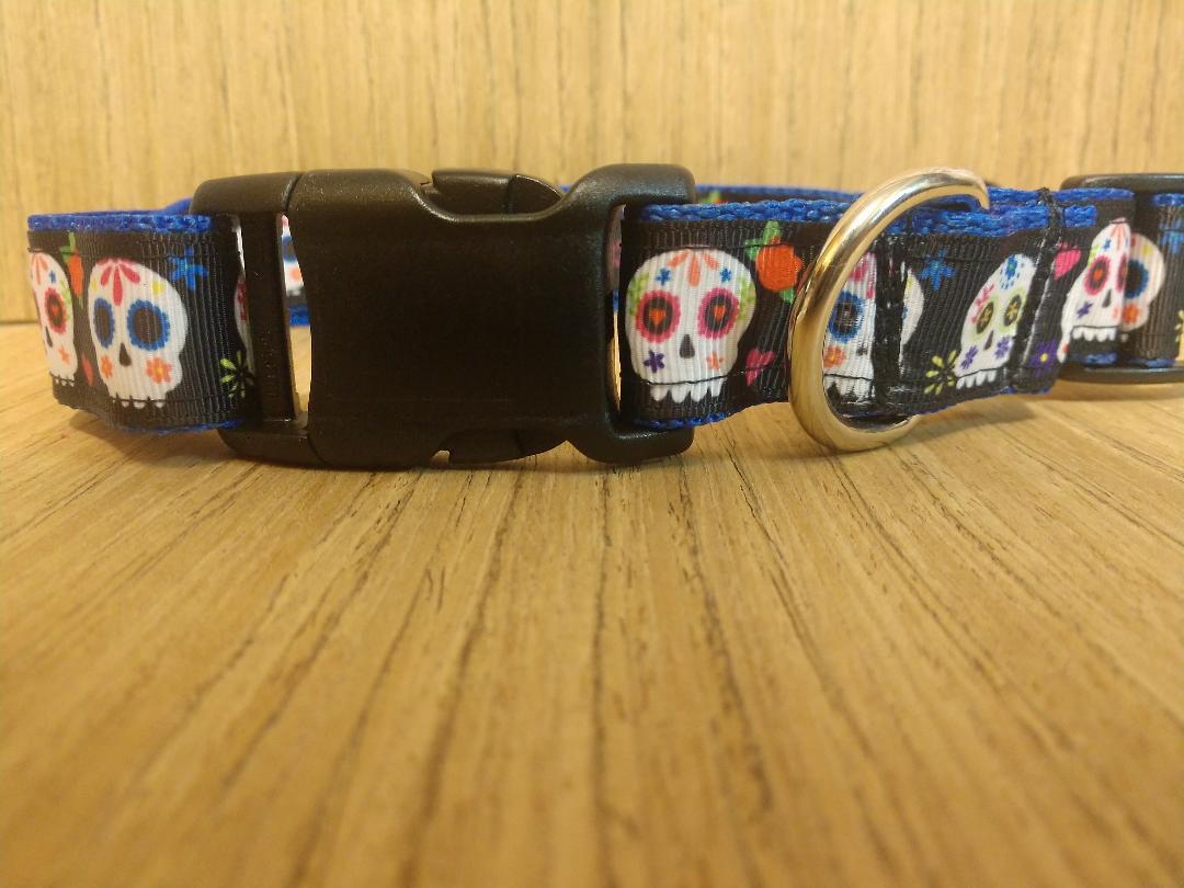 Large Blue and Black Sugar Skulls leash by Green Thalassa, featuring bold skull pattern on durable black material.