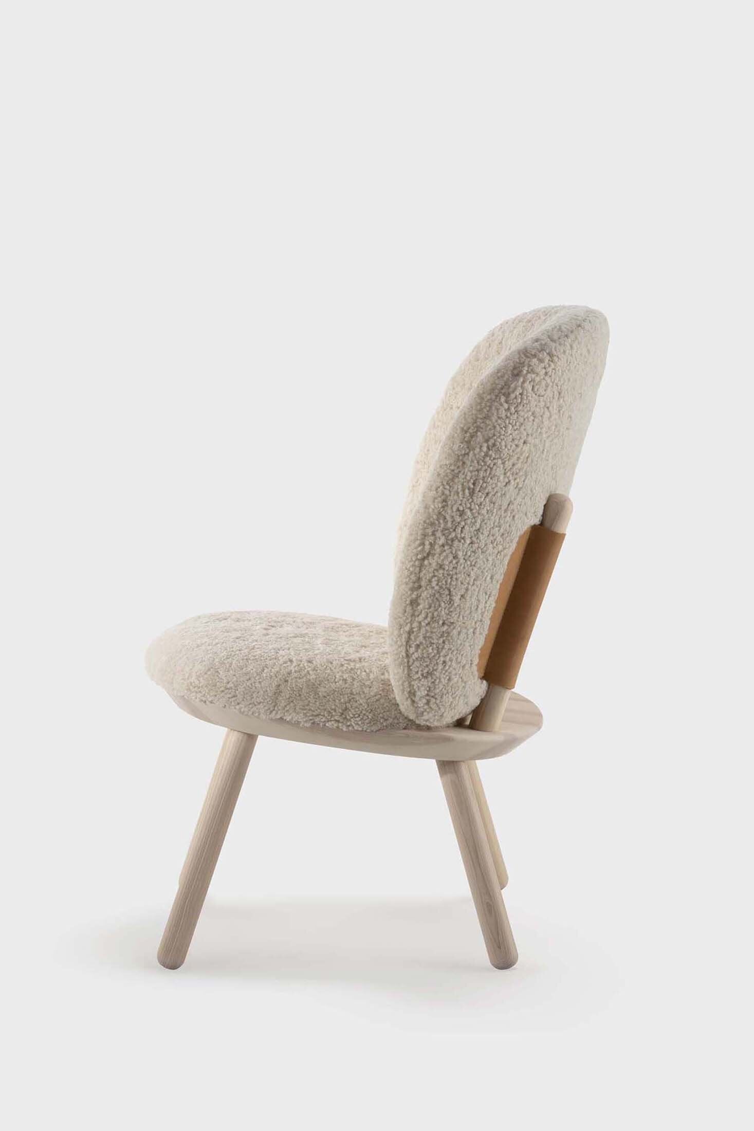 Aquamarine Poppy Naïve Low Chair with sheep-shaped design, featuring soft upholstery and wooden legs for modern furniture style.