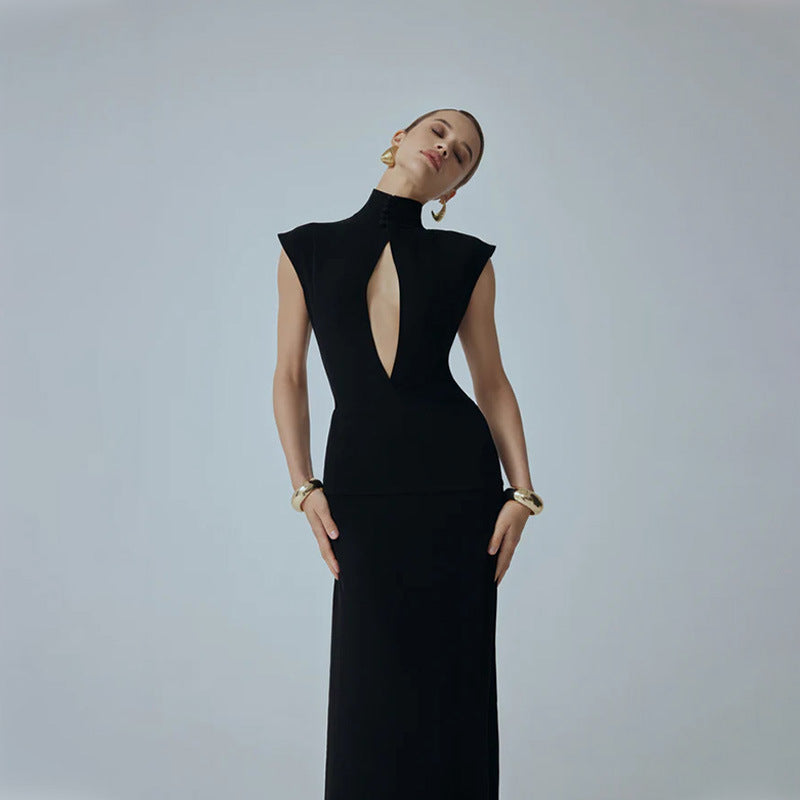 Black fashionable women’s slim fit clothing by Pear Daisy, figure-flattering stand-up style for stylish home wear.