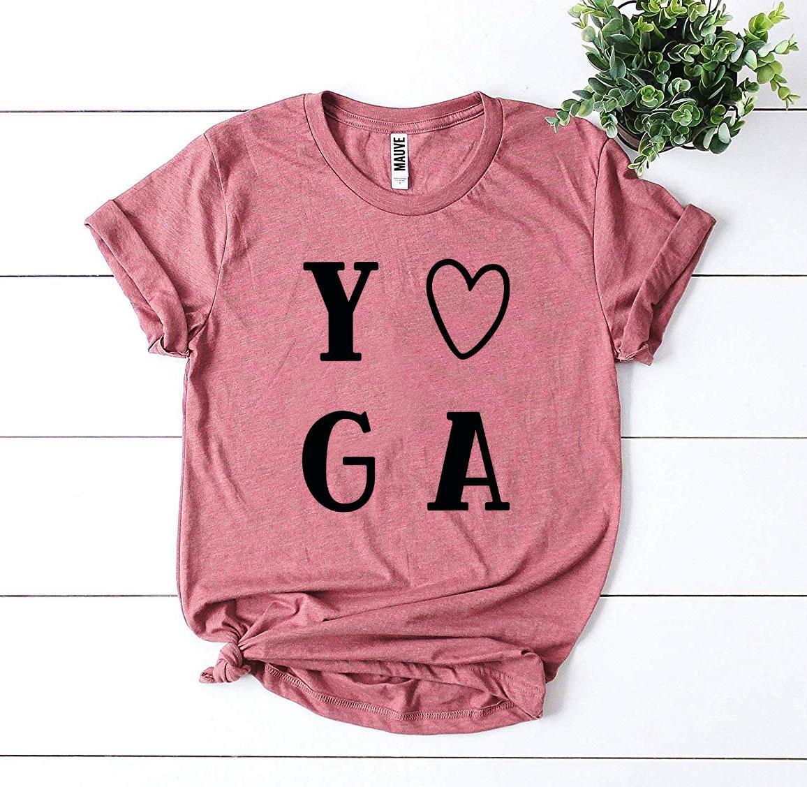 Agate yoga T-shirt in soft, breathable fabric with a relaxed fit, perfect for yoga and active wear.