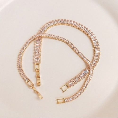 Carmine Medusa 14K gold clad rectangular T-square jewelry with zirconia stones, color-preserving finished, elegant and shiny.