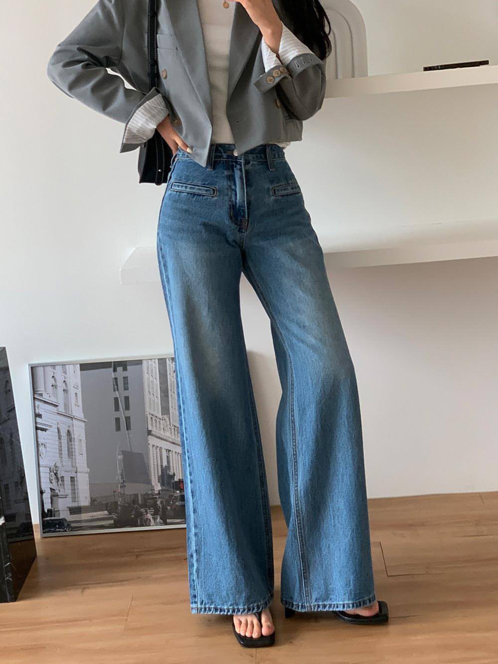 Carmine Juneberry retro high waist slimming jeans for women, fitted denim with classic five-pocket design and distressed details.