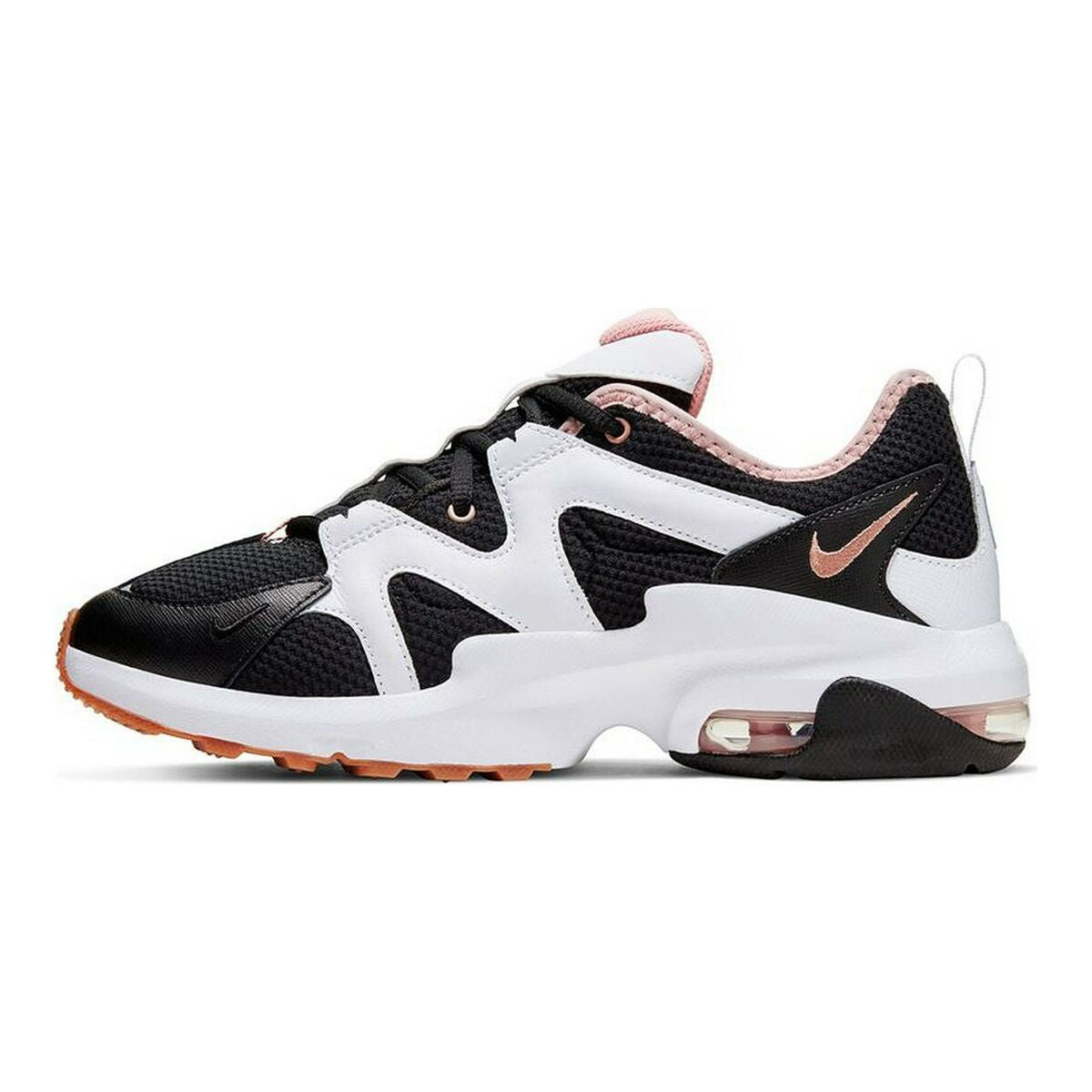 Women’s Nike Air Max Graviton sports trainers in black and white, featuring breathable mesh and cushioned soles for athletic activities.