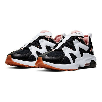 Women’s Nike Air Max Graviton sports trainers in black and white, stylish athletic shoes for women by Bigbuy.
