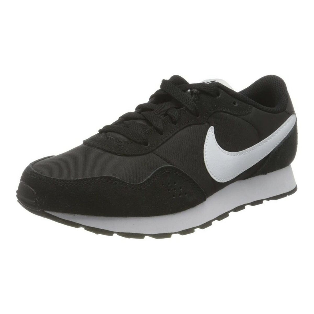 Baby sports shoes for kids Nike MD Valiant BG in black, featuring Nike logo, designed for active children.