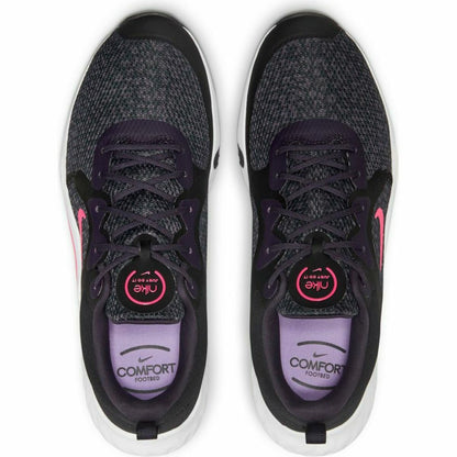 Nike TR 11 adult running shoes in black, featuring breathable mesh upper and cushioned sole for sports and outdoor activities.