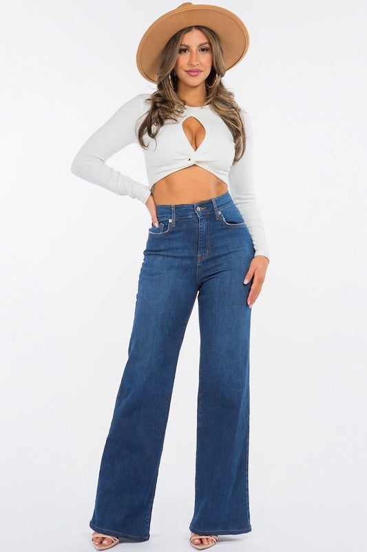 Dark blue Olivia wide-leg jeans by Jade Icarus, showcasing a relaxed fit and stylish denim fabric.