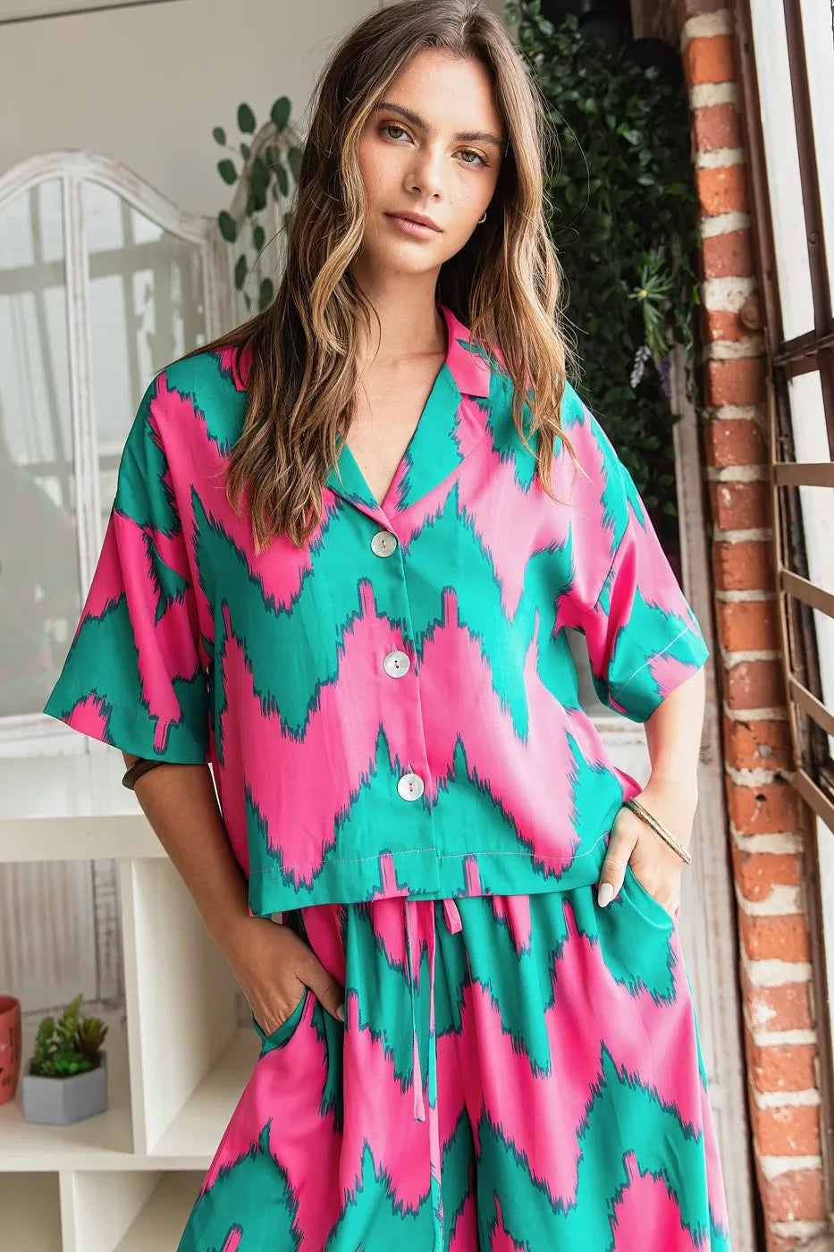 Carmine Juneberry Mittoshop chevron print short sleeve crop shirt, stylish gift with a vibrant pattern and casual fit.
