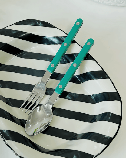 Ten-piece modern French rivet cutlery set in Bistrot style with silverware design, ideal for stylish home decor and table setting.