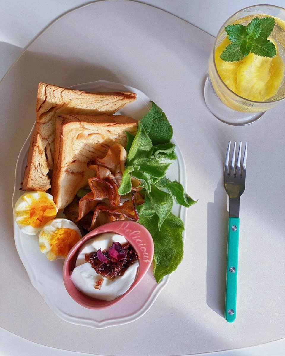 Set of 10 modern French rivet Bistrot style flatware with silverware design, perfect for stylish home decor.