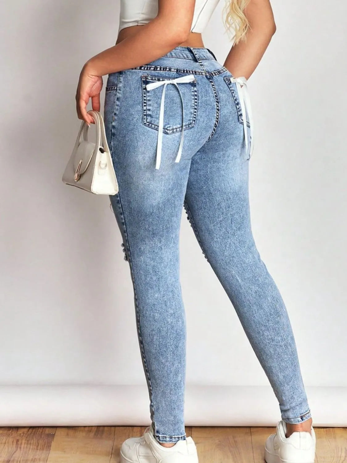 Distressed women&