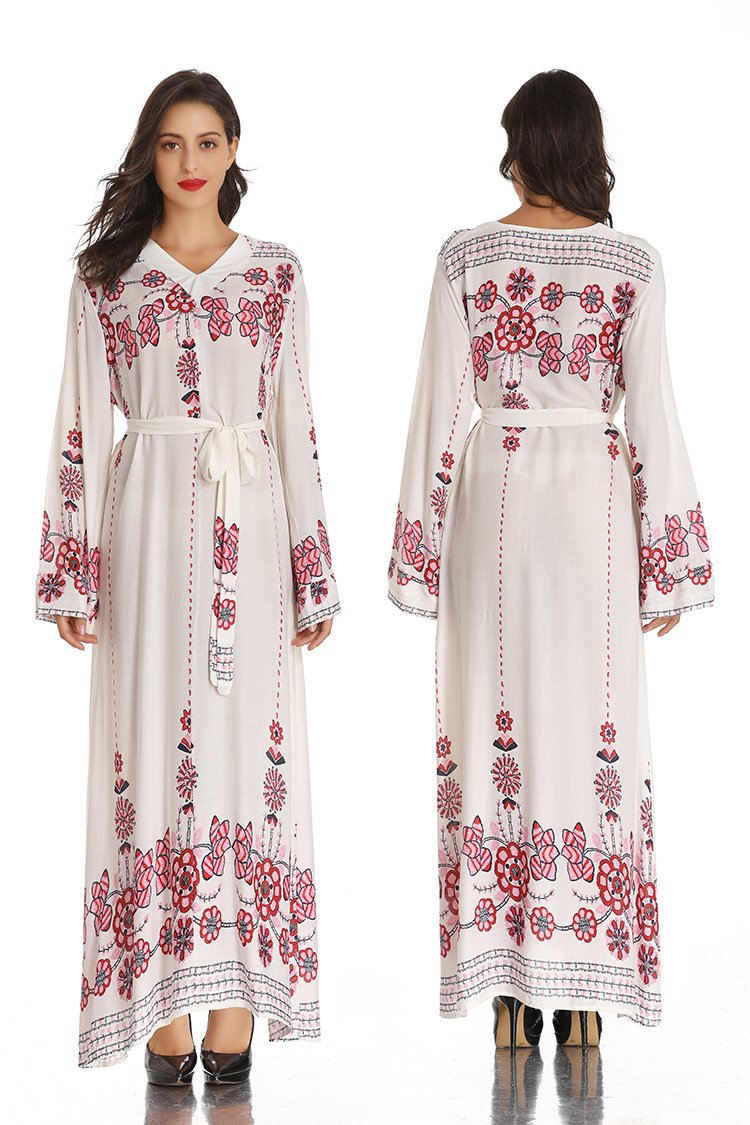 Elegant Muslim ethnic style women&