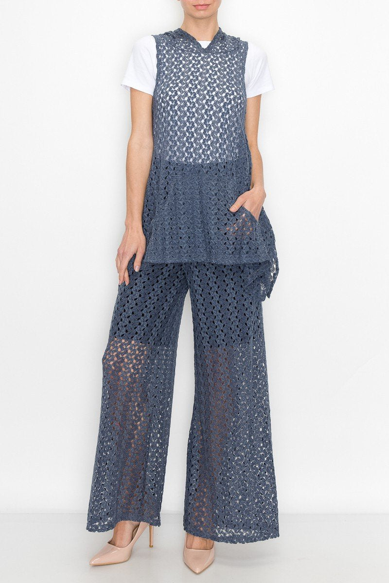 Yellow Hera denim blue sleeveless hooded top and wide-leg pants set, casual clothing, shown on a model.
