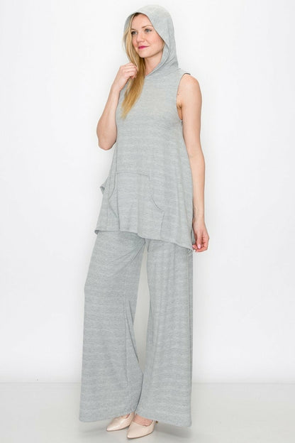 Yellow Hera gray sleeveless hooded top and wide-leg pants set, casual clothing for comfortable, stylish wear.