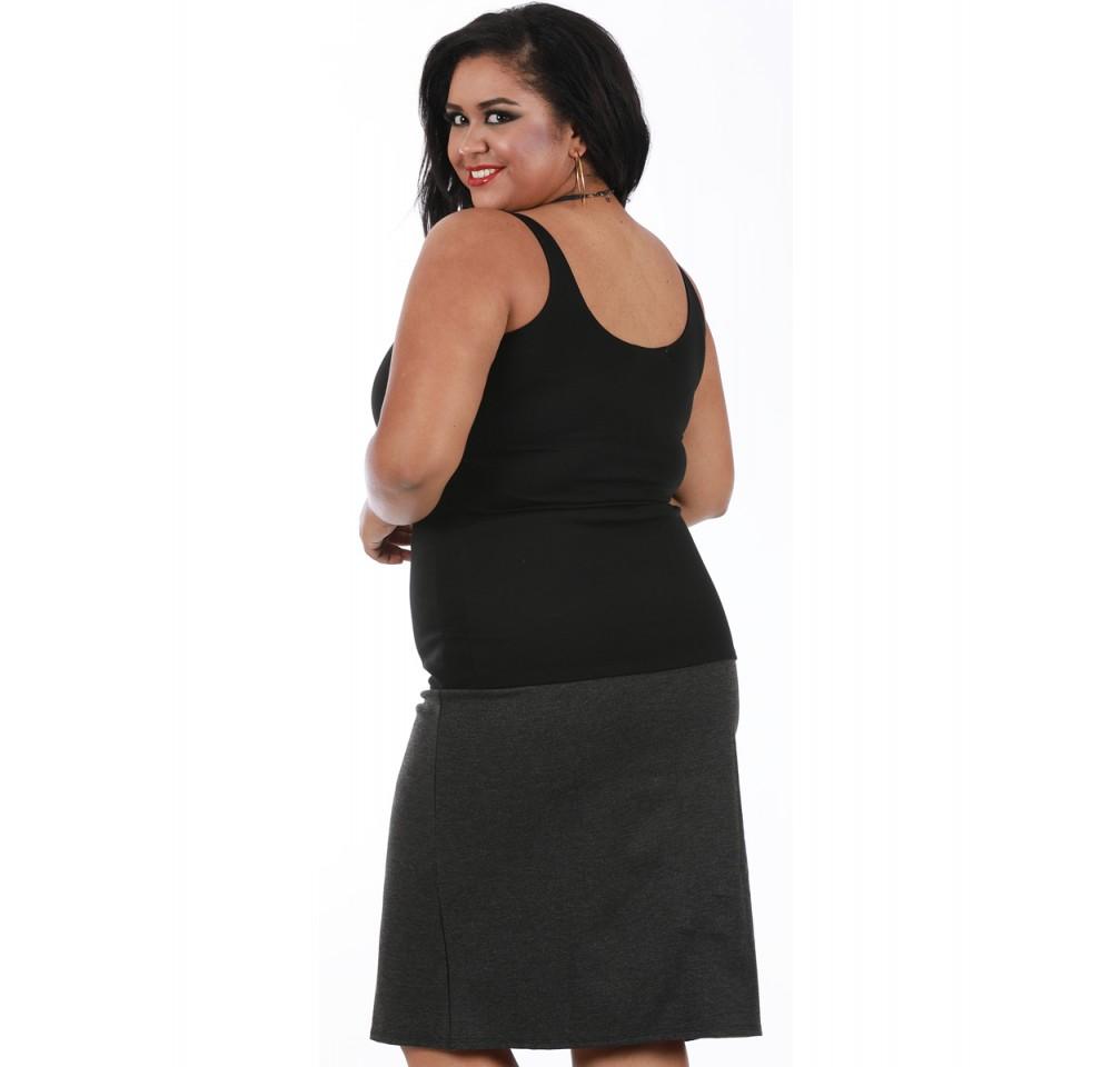 Scarlet Leek InstantFigure Curvy plus size short pencil skirt in gray, shown on a model, emphasizing fitted waist and sleek silhouette.