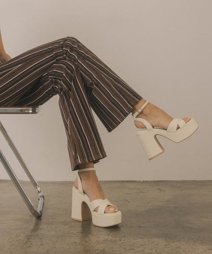 Jade Icarus Oasis Society Norah chunky platform heel shoes with thick heel and stylish design, in a close-up view.