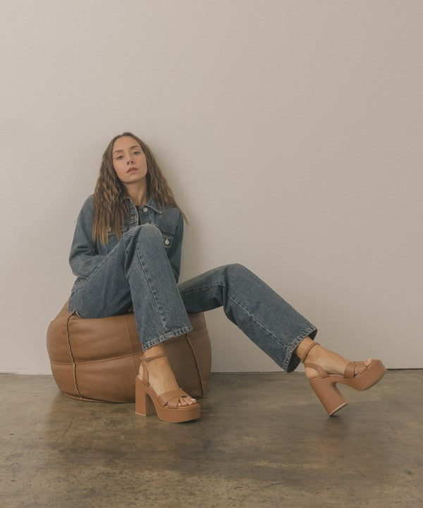 Jade Icarus Oasis Society Norah chunky platform heel in black with thick heel and stylish design.