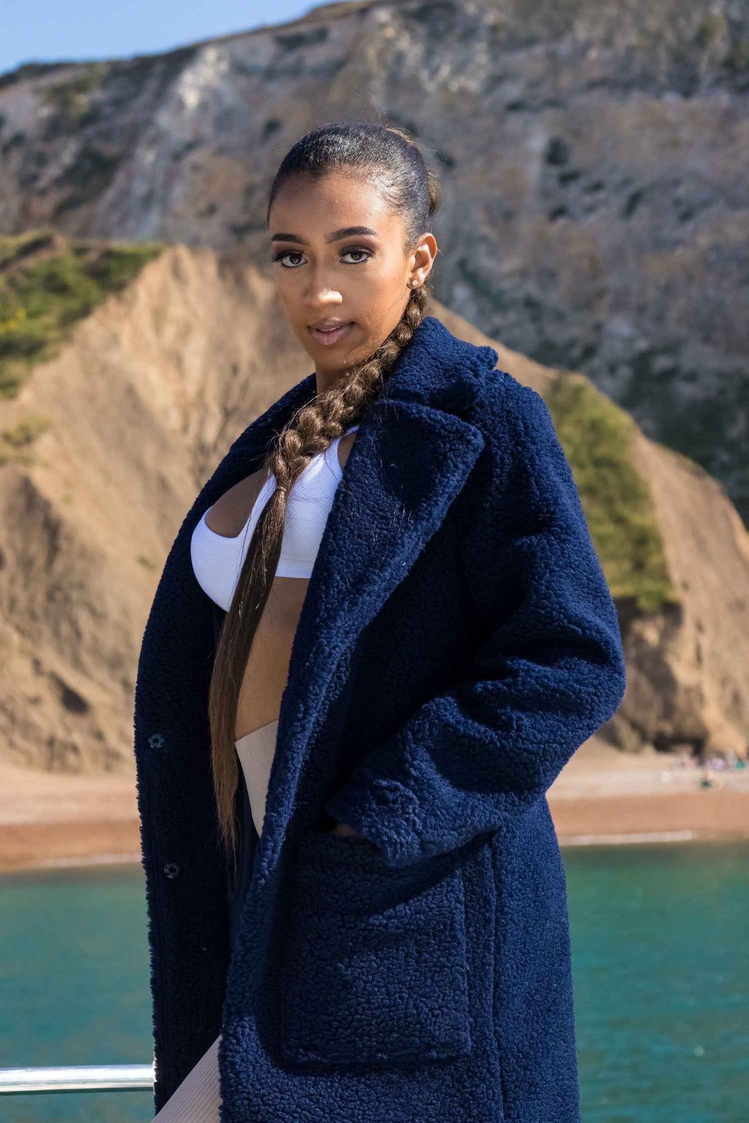 Navy Rose Eleusis Stud Button Borg Teddy Coat with plush lining and button details, perfect for cozy winter wear.