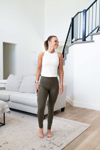 Pink Bearberry high waist long leggings with built-in phone pocket, designed for comfortable women&