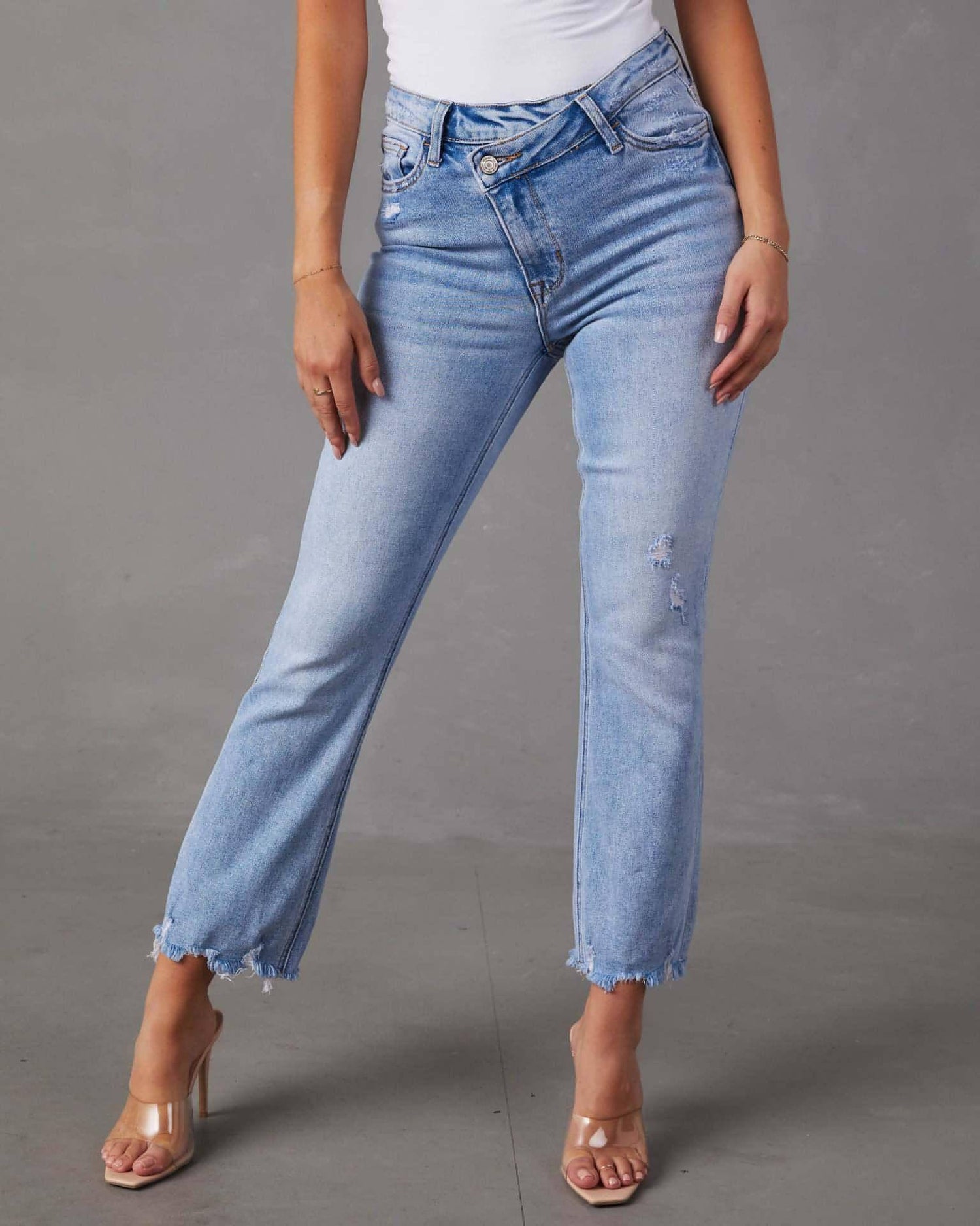 Carmine Juneberry A.1 Fashion Wash jeans for women, denim jeans with stylish wash and fit, displayed on a neutral background.
