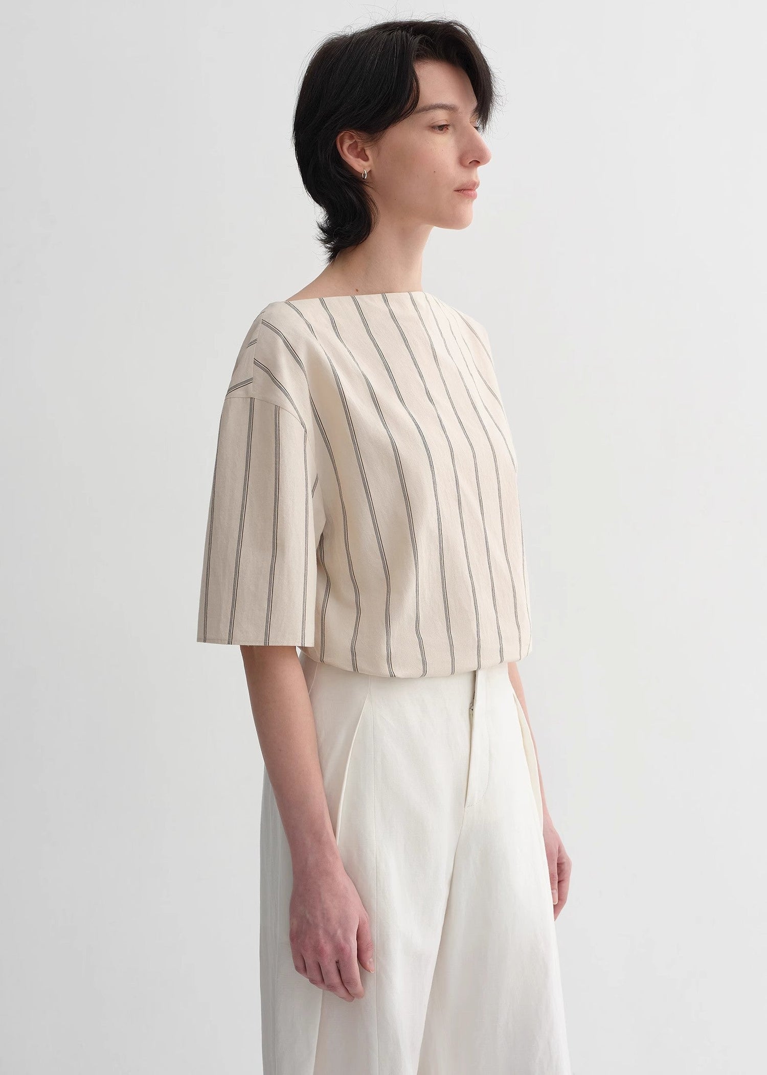 Brown Coeus high-quality cotton jacket featuring a relaxed fit, simple design, and long-staple cotton fabric.