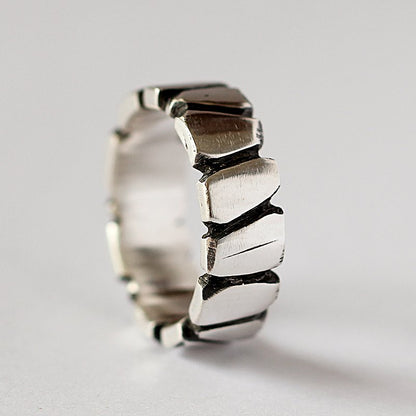 Fuchsia Molly Rock 999 silver ring featuring a sleek, polished band with a modern design for stylish wear.