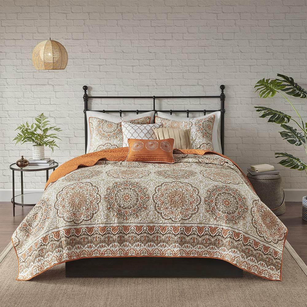 Start2Finish 6-piece reversible quilt bedding set with matching throw pillows, featuring stylish patterns and cozy fabric.