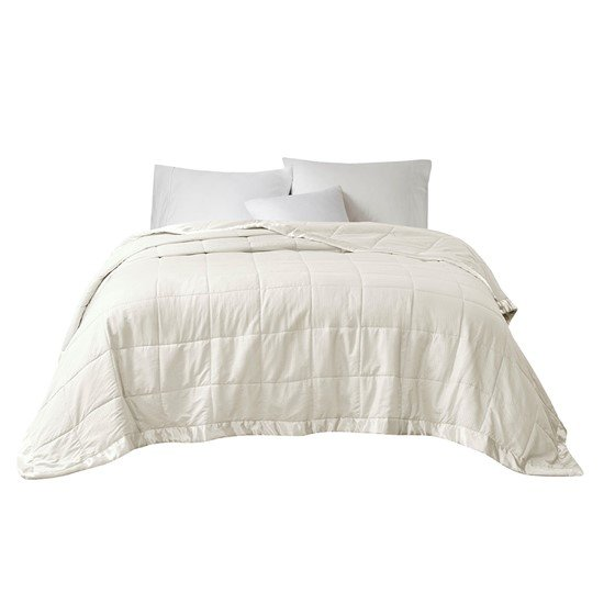 Start2Finish oversized down alternative bedding blanket with satin trim, soft and plush for cozy bedroom decor.