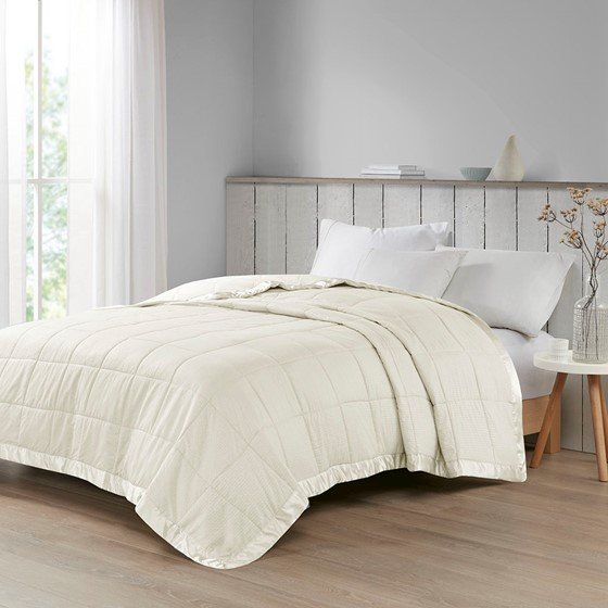 Start2Finish oversized down alternative bedding blanket with satin trim, soft and plush for cozy comfort.
