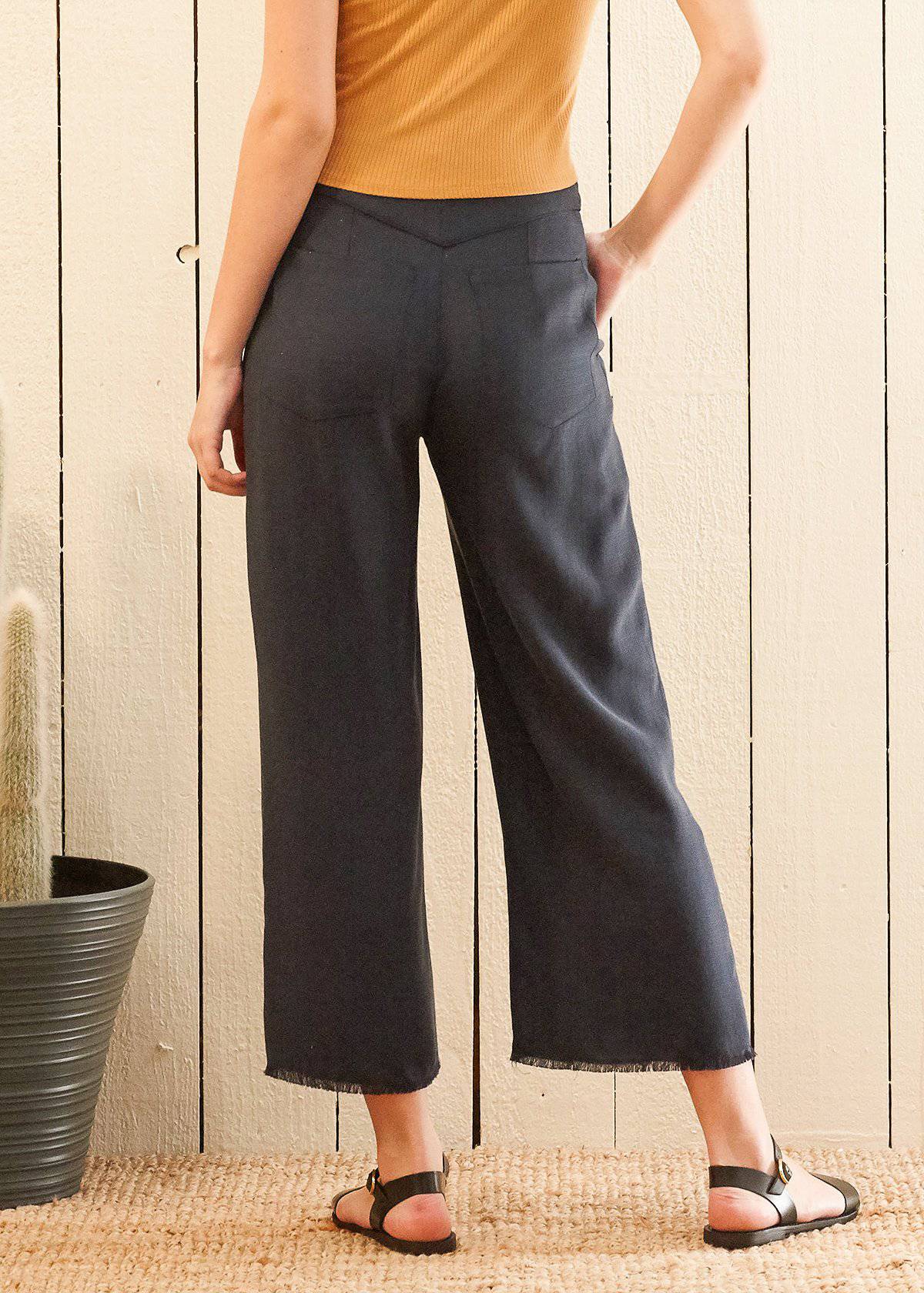 Navy women&