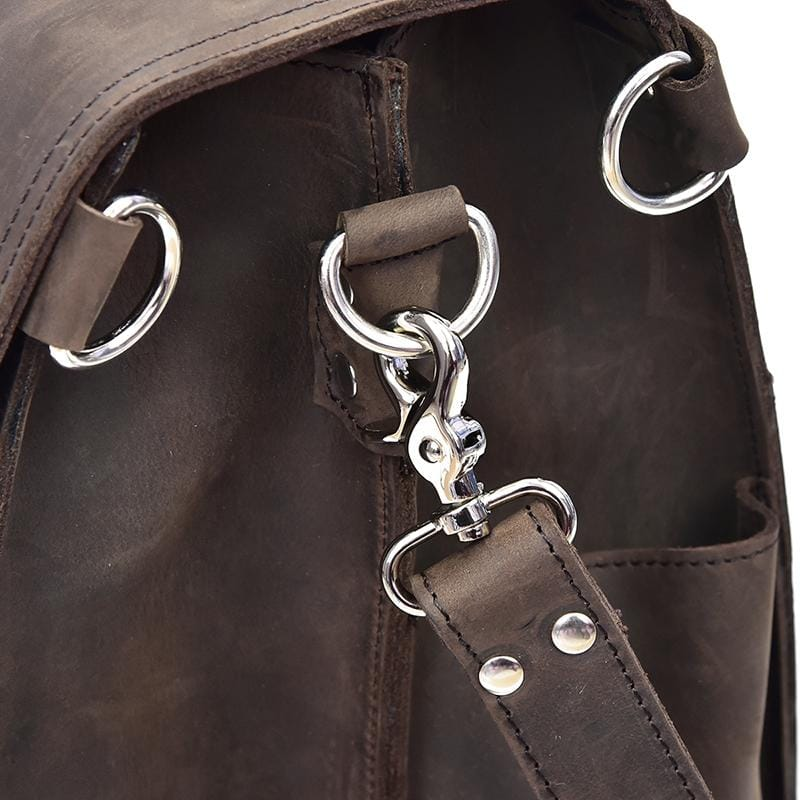 Large vintage leather messenger bag from Start2Finish, with spacious capacity and classic accessories design.