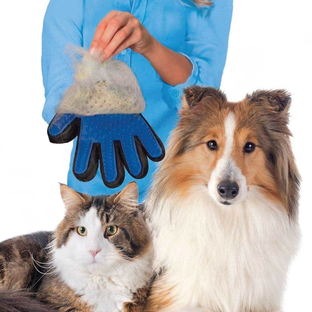 Ozdingo 2-in-1 pet deshedding and massage glove for dogs and cats, right hand grooming mitt with hair removal bristles.