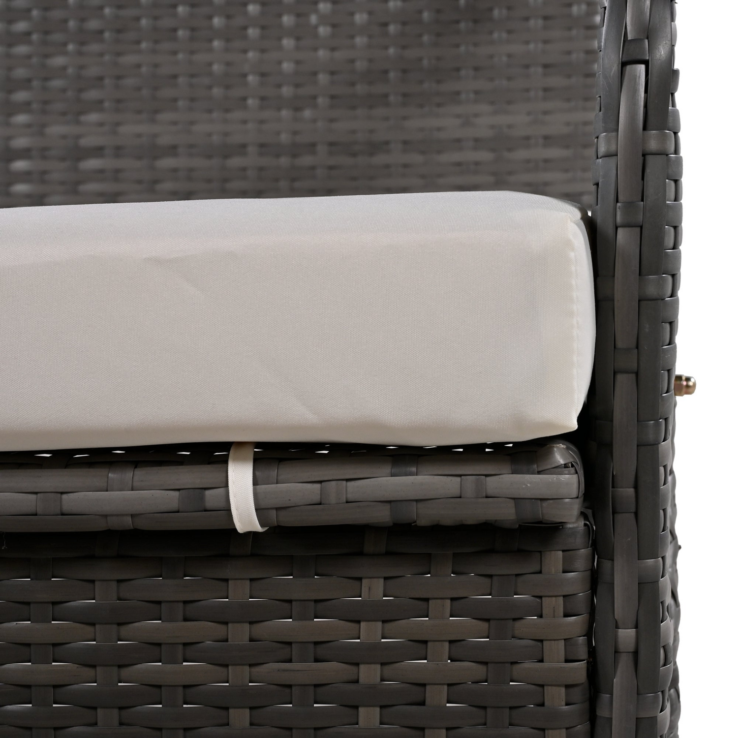 Start2Finish outdoor loveseat convertible to four seats and table, garden furniture ideal for lawns and outdoor gatherings.