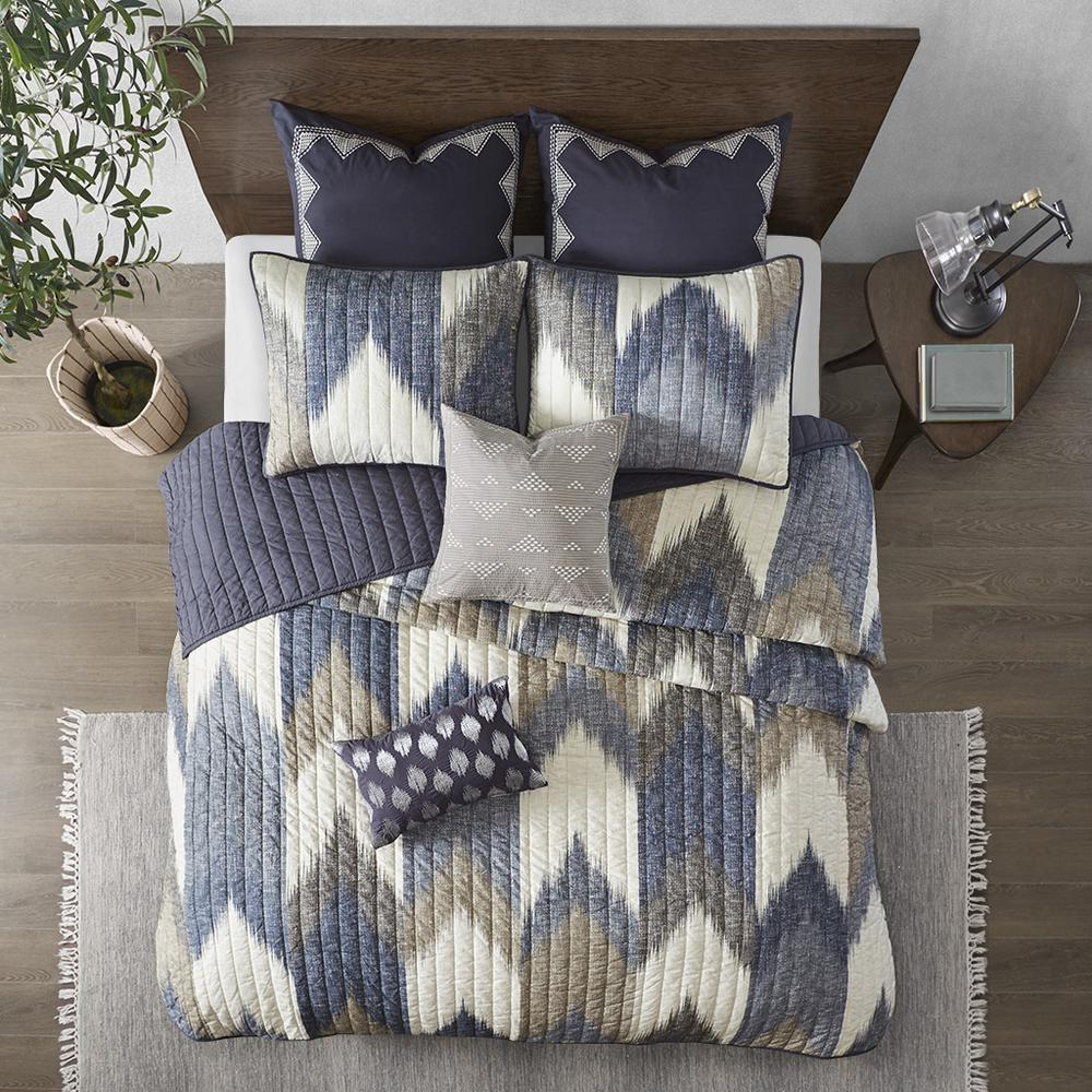 Start2Finish Alpine 3-piece printed cotton quilt set in navy, featuring a cozy bedding design with matching pillowcases.