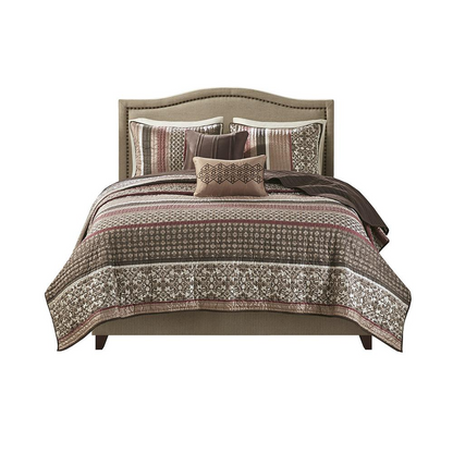 Start2Finish 5-piece Jacquard quilt bedding set with matching throw pillows, featuring intricate woven patterns and soft fabric.