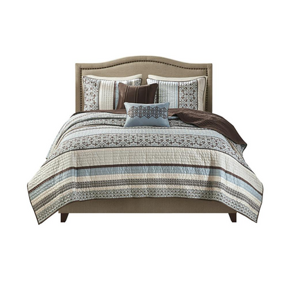Start2Finish 5-piece jacquard quilt bedding set with matching throw pillows, featuring intricate woven patterns in elegant design.