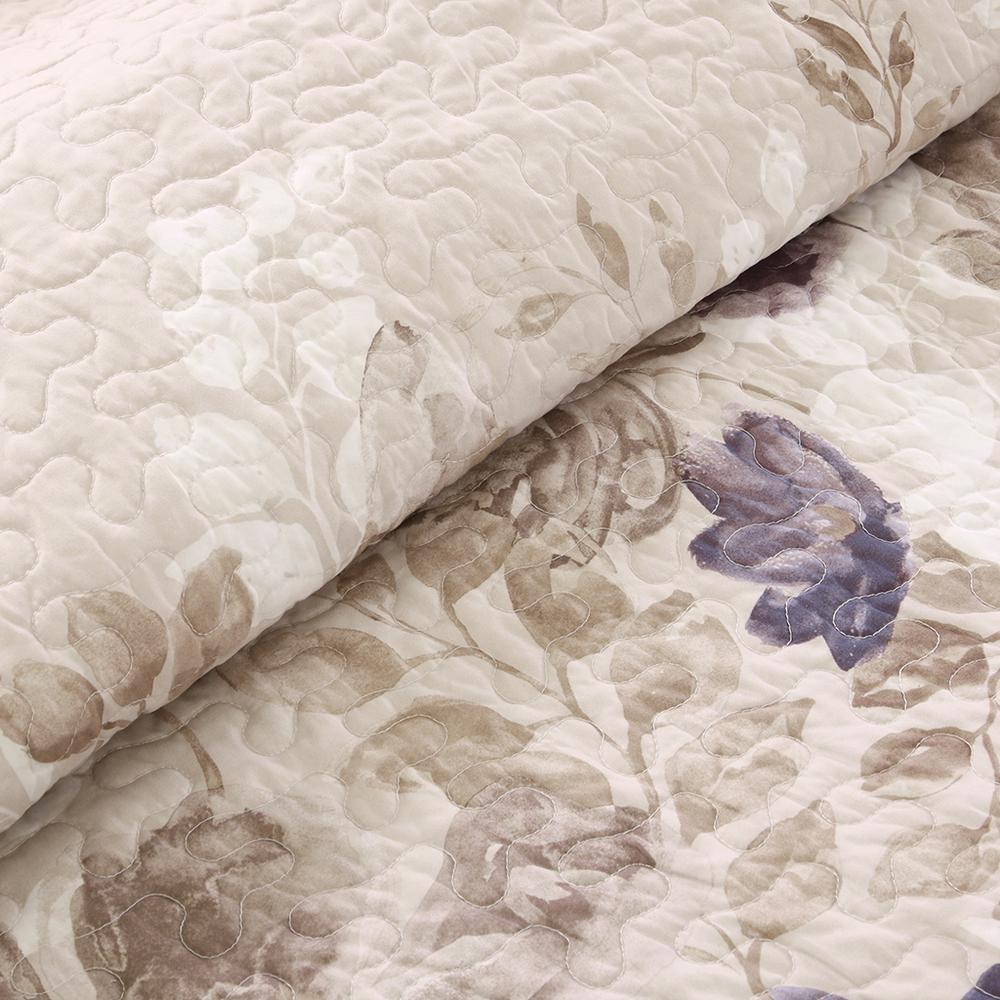 Start2Finish 6-piece printed quilt bedding set with matching throw pillows, featuring colorful floral and geometric patterns.