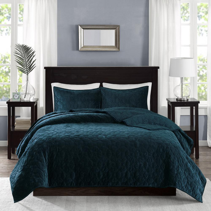 Start2Finish Harper 3-piece velvet quilt set in teal, featuring soft fabric and elegant design for cozy bedroom decor.