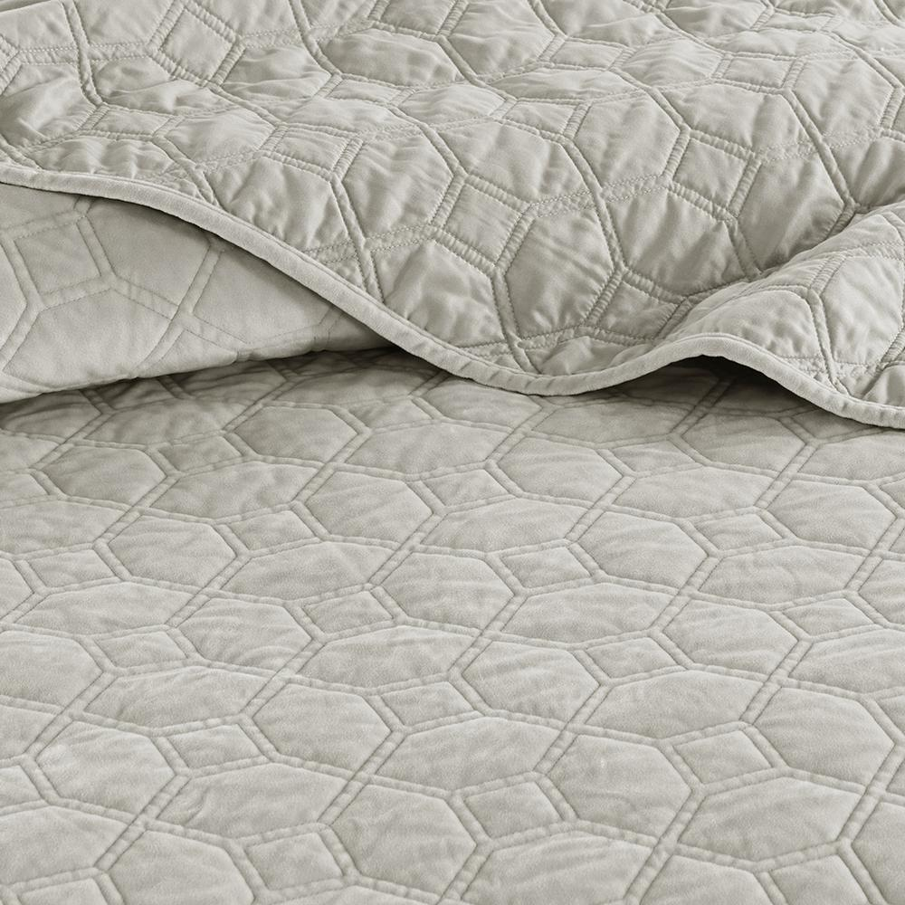 Harper 3-piece velvet quilt set in ivory by Start2Finish, featuring a soft, plush quilt and matching pillow shams.
