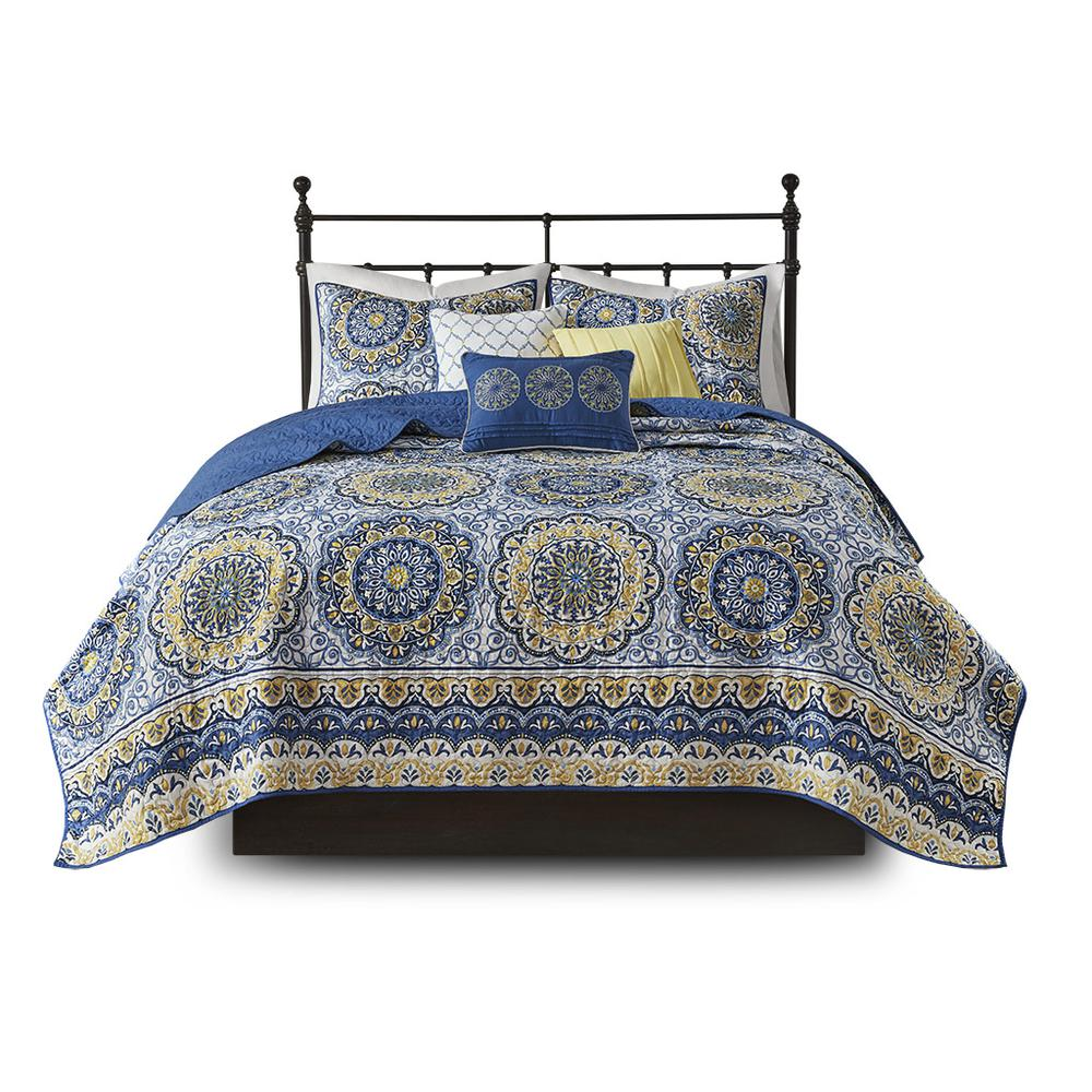 Start2Finish 6-piece reversible quilt bedding set with matching throw pillows, featuring stylish patterns and cozy fabric.